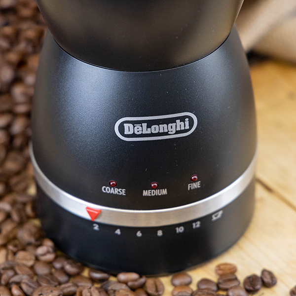 The coffee grinding settings on a DeLonghi coffee grinder.